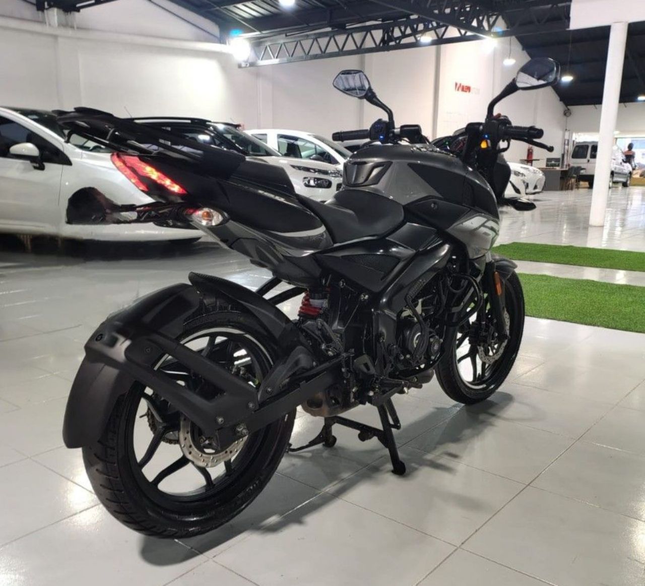 Bajaj Rouser Usada en Mendoza, deRuedas