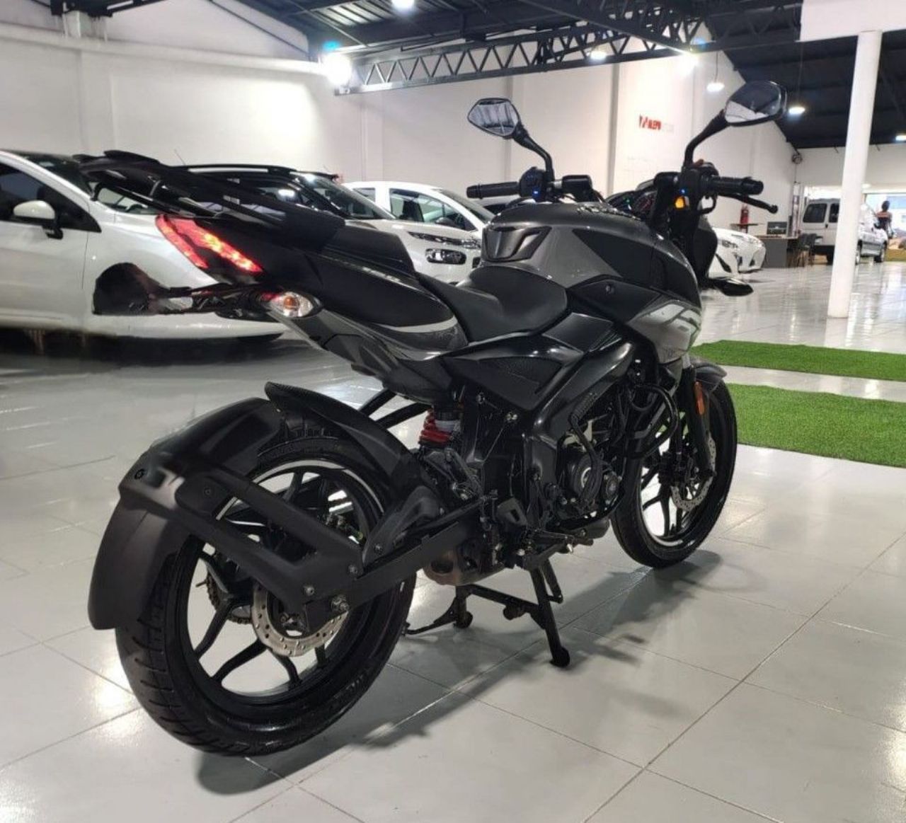 Bajaj Rouser Usada en Mendoza, deRuedas