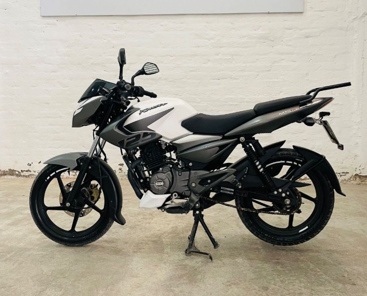 Bajaj Rouser Usada en Mendoza, deRuedas