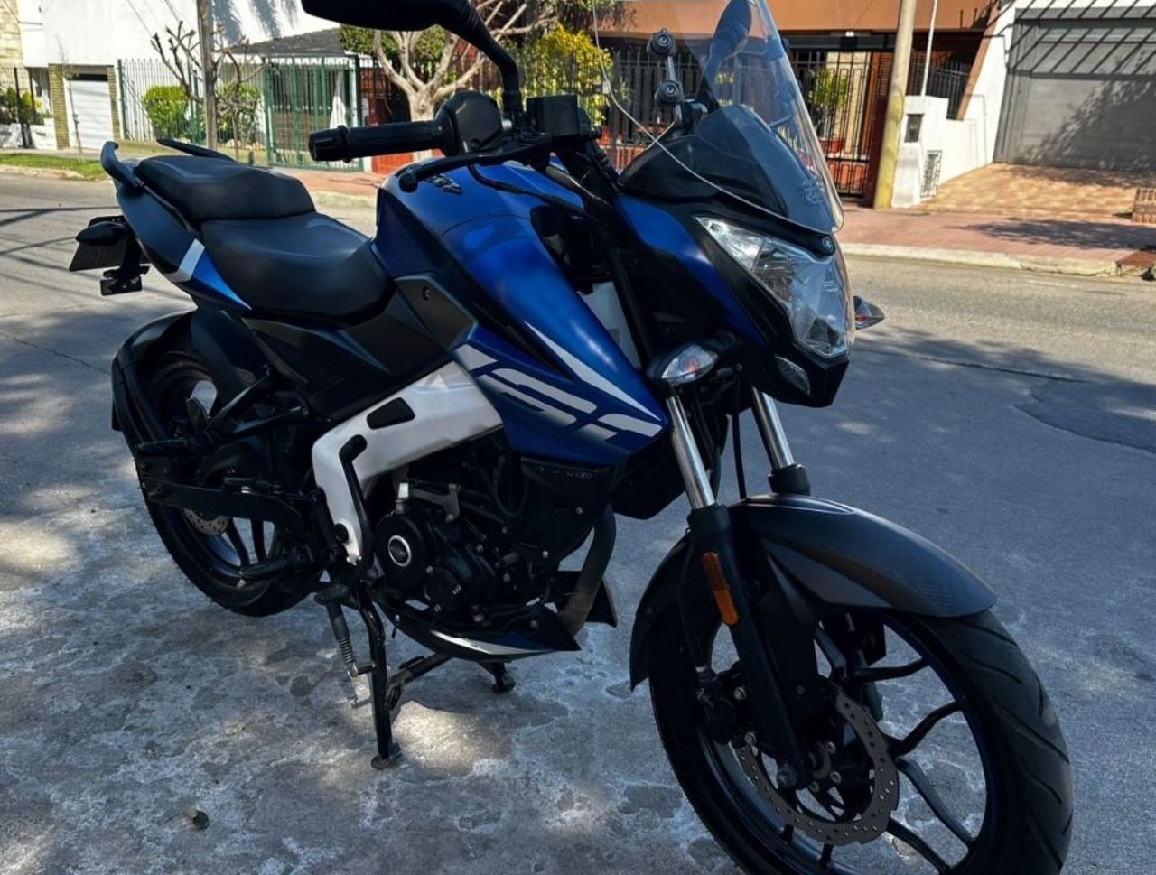 Bajaj Rouser Usada en Córdoba, deRuedas