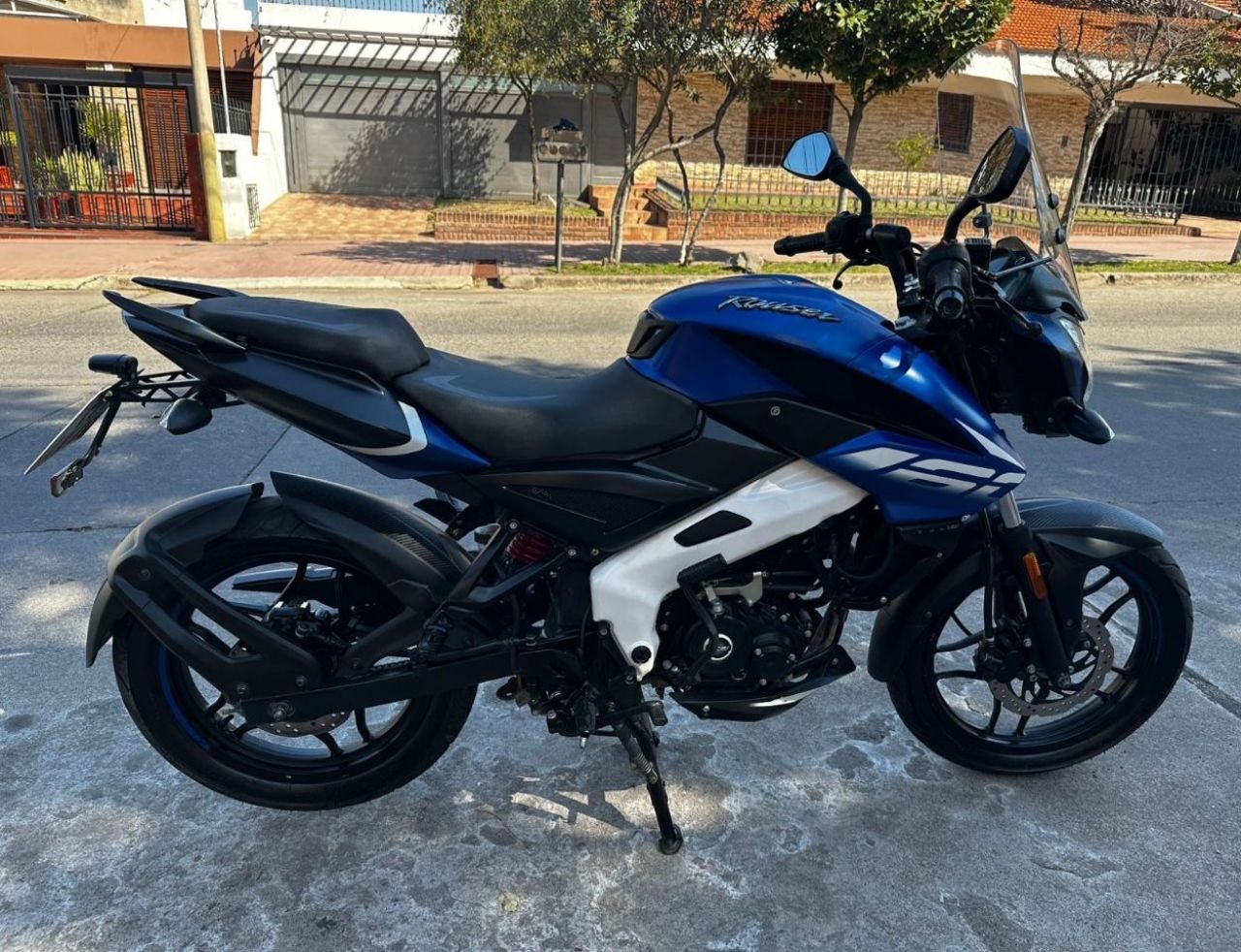 Bajaj Rouser Usada en Córdoba, deRuedas