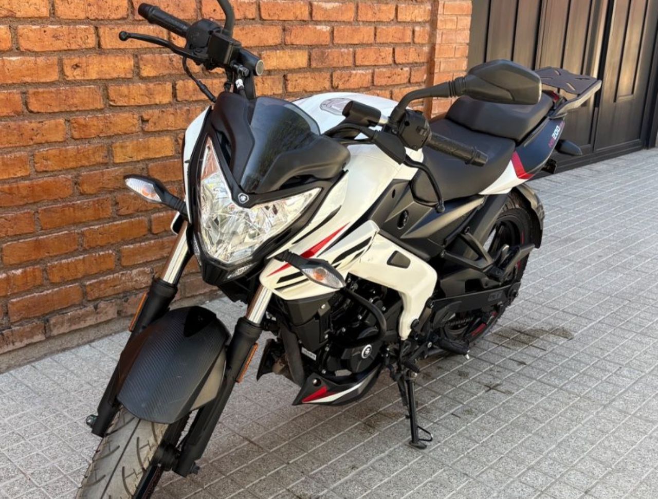 Bajaj Rouser Usada en Mendoza, deRuedas