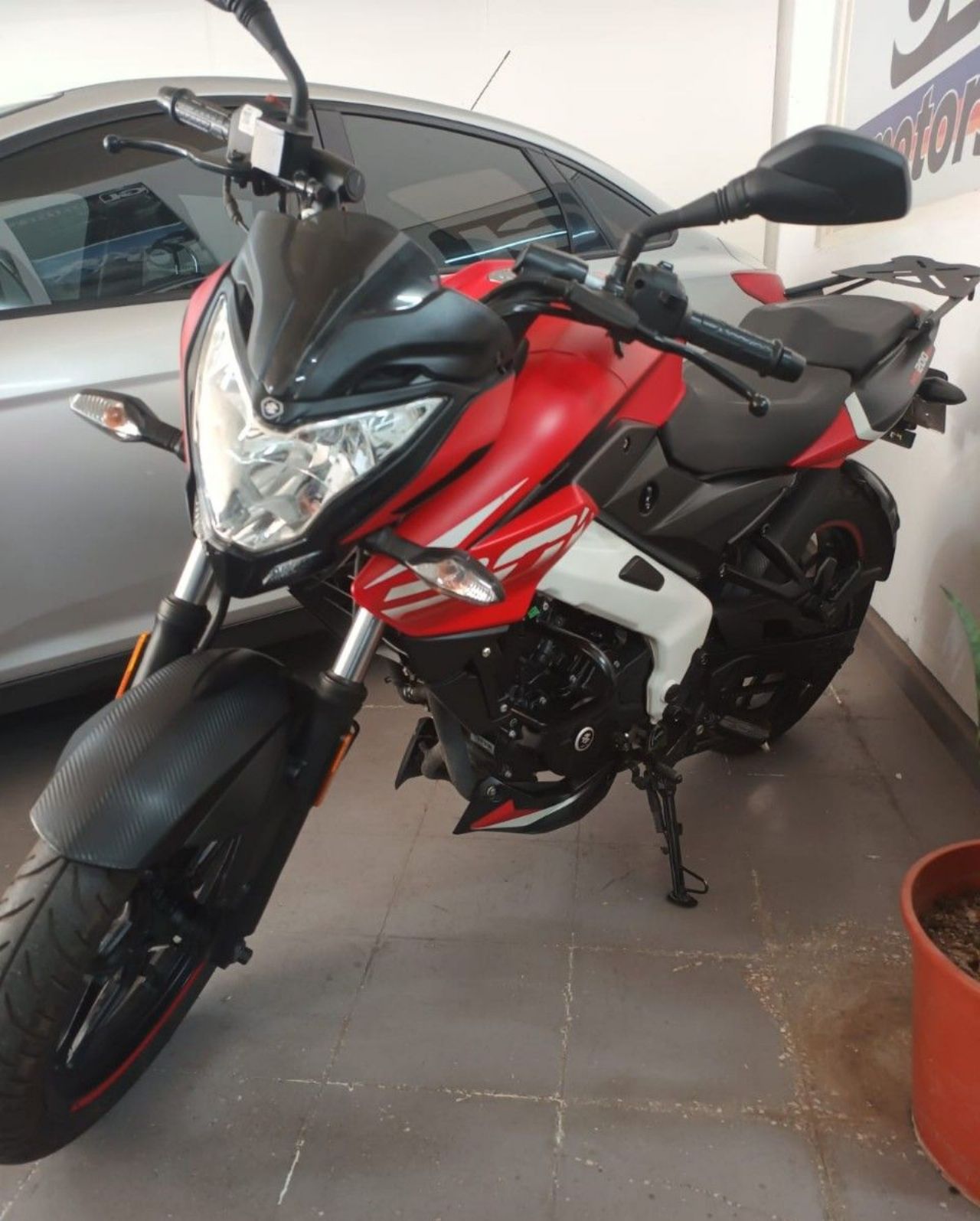 Bajaj Rouser Usada en Córdoba, deRuedas