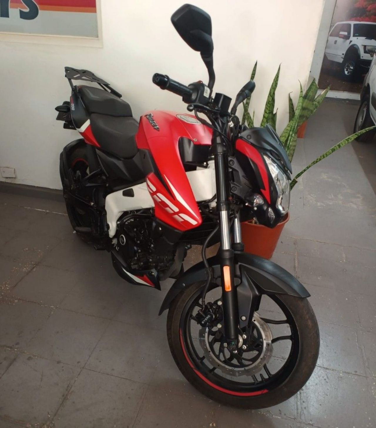 Bajaj Rouser Usada en Córdoba, deRuedas