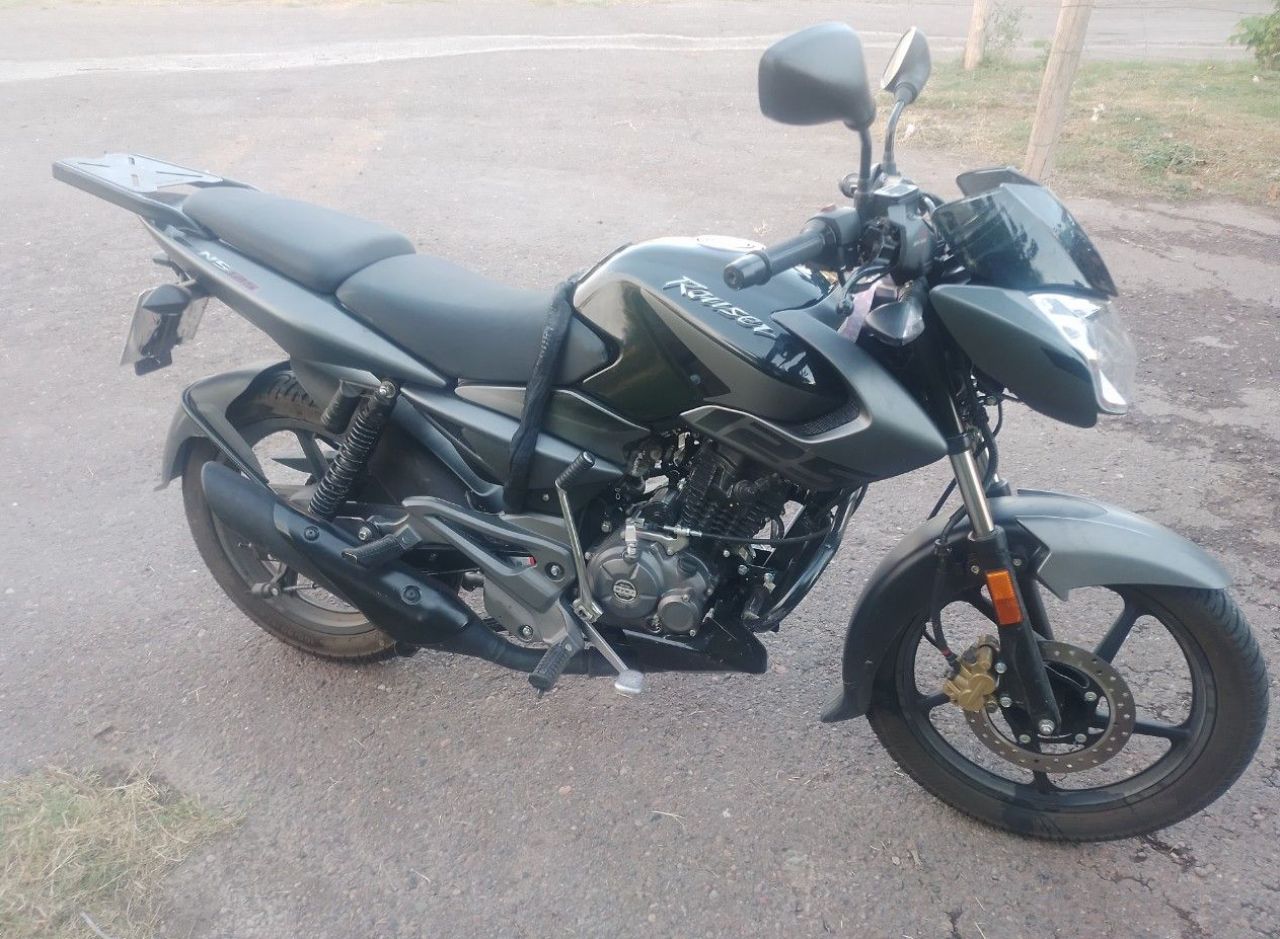 Bajaj Rouser Usada en Mendoza, deRuedas