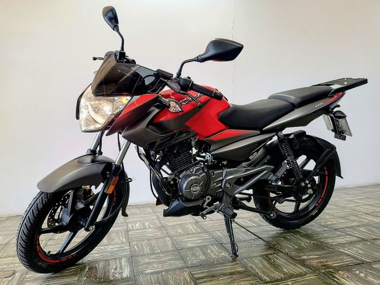 Bajaj Rouser Usada en Mendoza, deRuedas