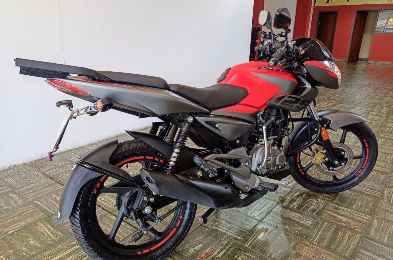 Bajaj Rouser Usada en Mendoza, deRuedas