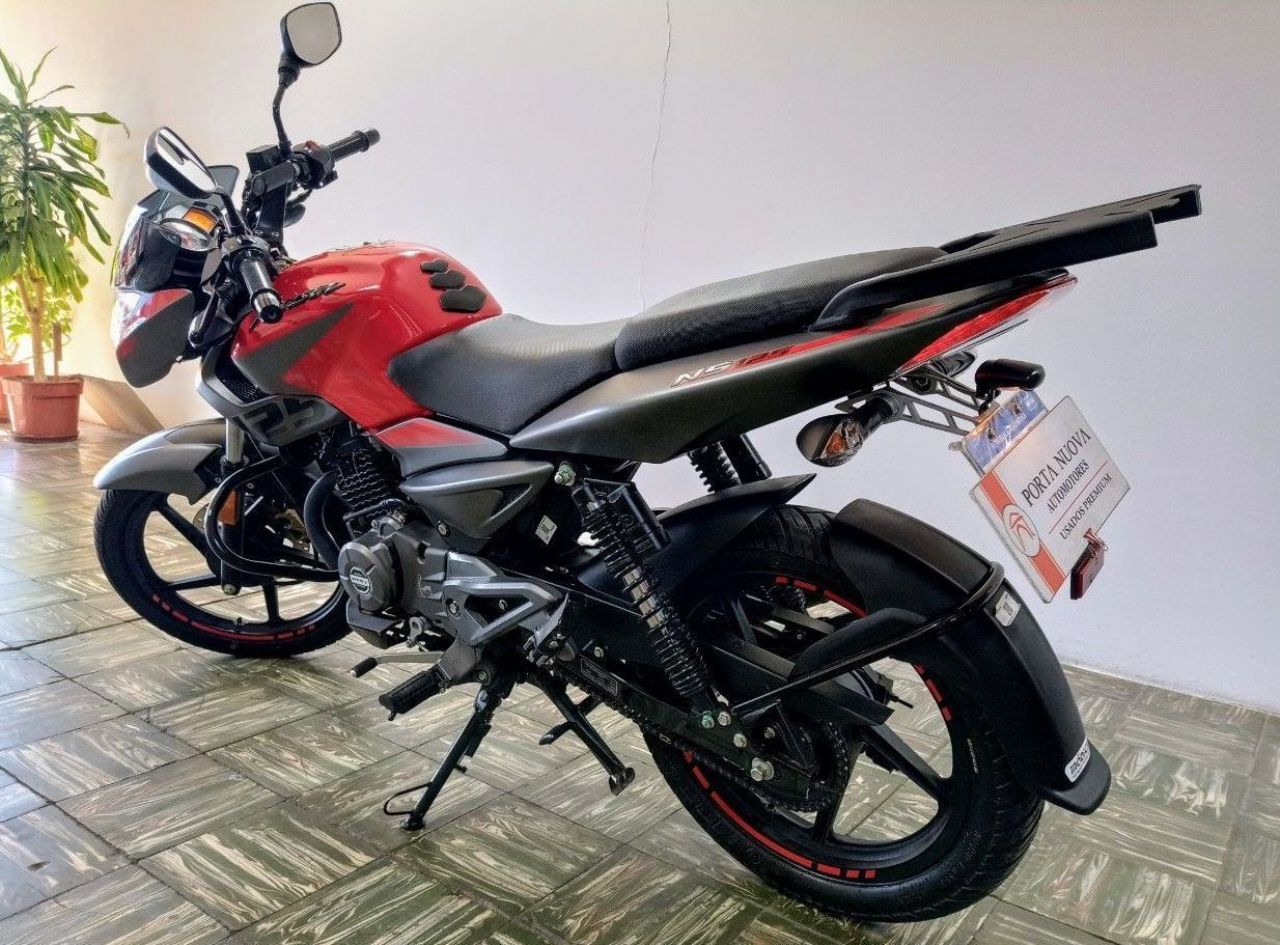 Bajaj Rouser Usada en Mendoza, deRuedas