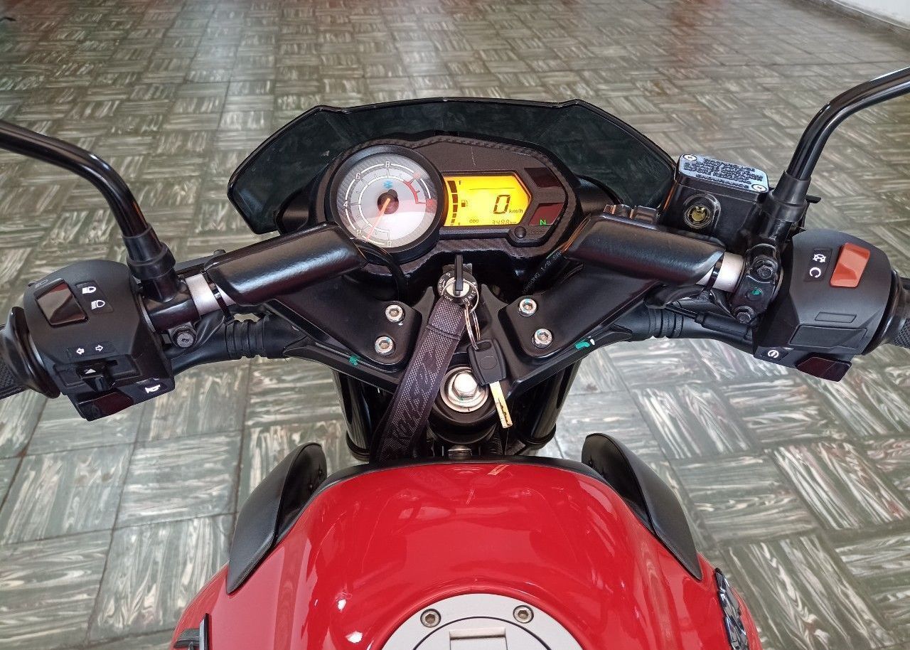 Bajaj Rouser Usada en Mendoza, deRuedas