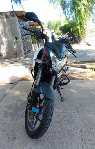 Bajaj Rouser Usada en Mendoza