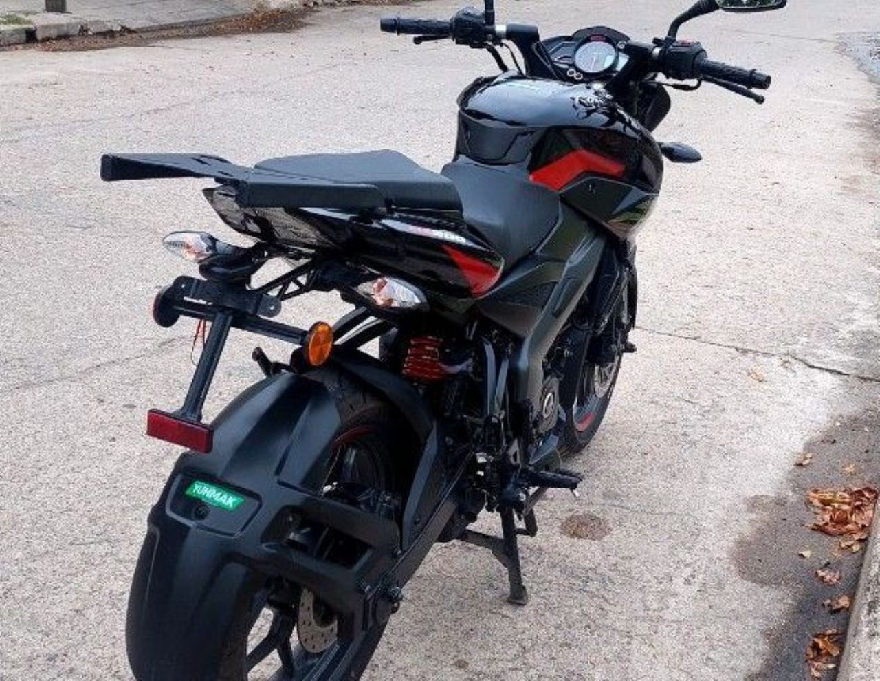 Bajaj Rouser Usada en Córdoba, deRuedas
