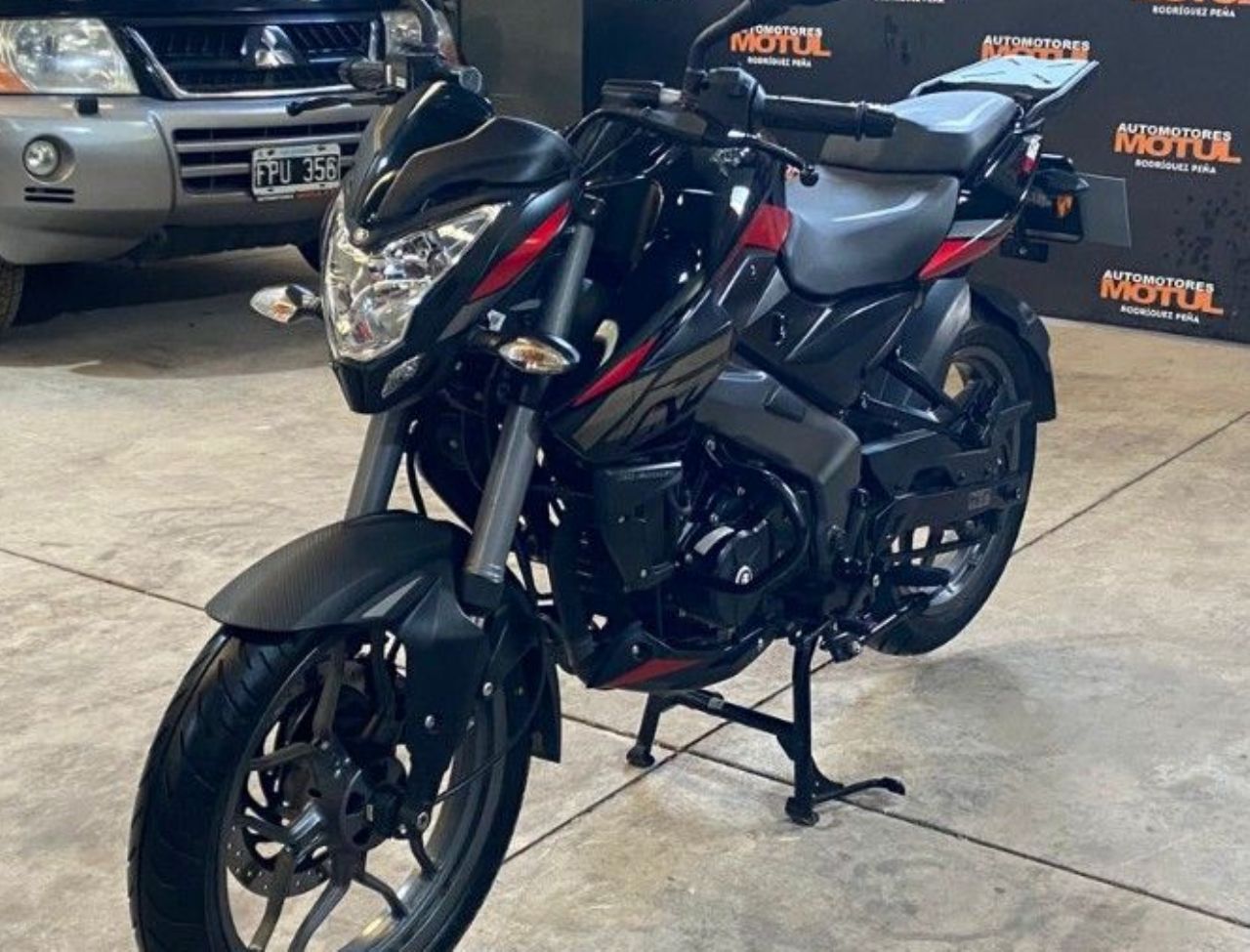 Bajaj Rouser Usada en Mendoza, deRuedas