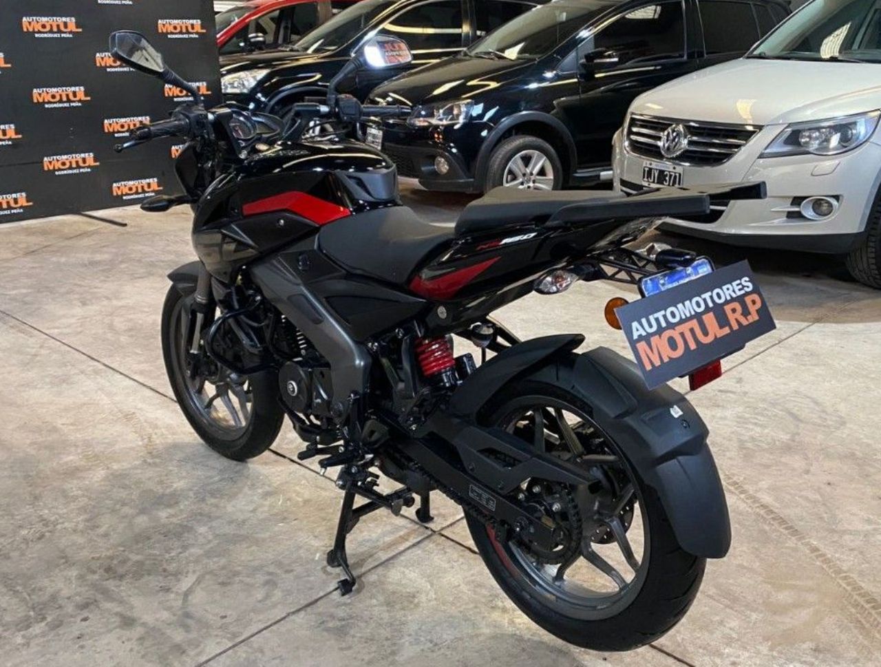 Bajaj Rouser Usada en Mendoza, deRuedas