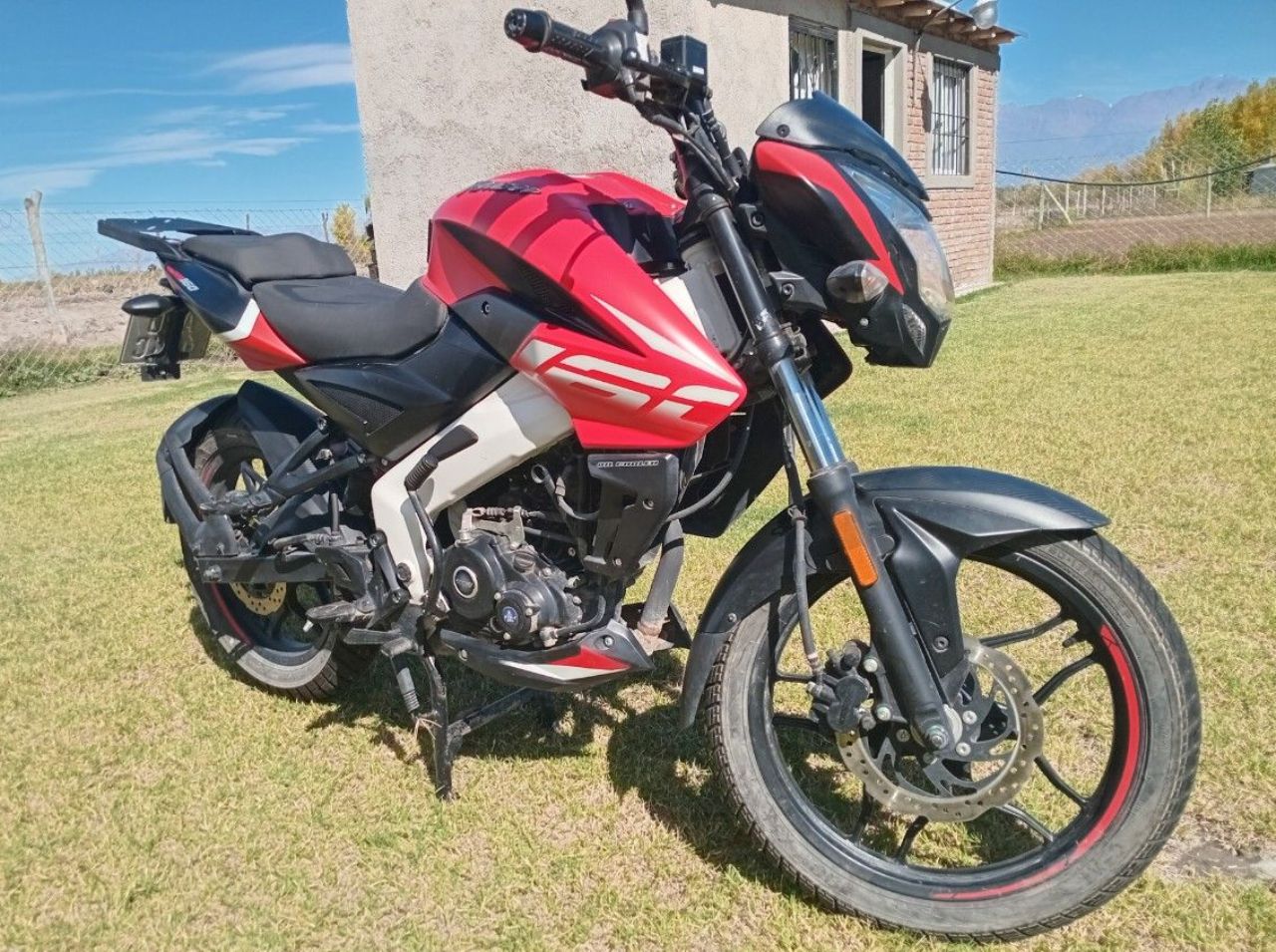 Bajaj Rouser Usada en Mendoza, deRuedas