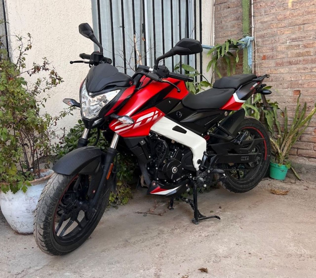 Bajaj Rouser Usada en Mendoza, deRuedas