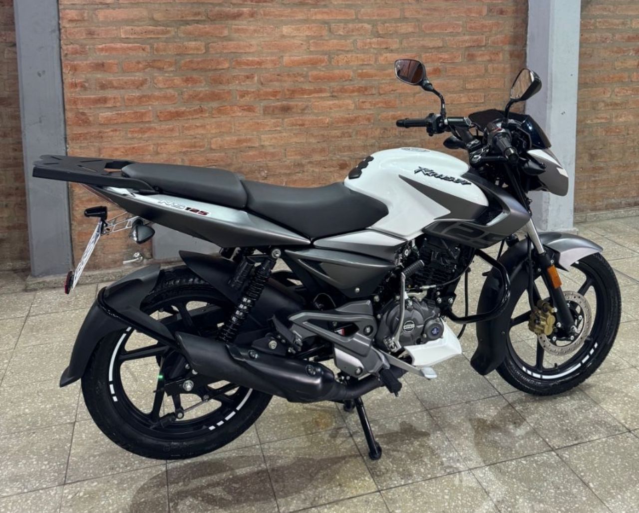 Bajaj Rouser Usada en San Juan, deRuedas
