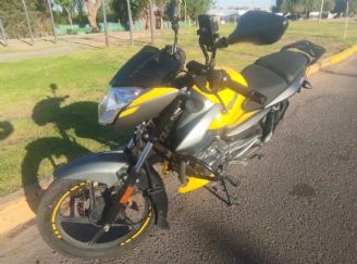 Bajaj Rouser Usada en Mendoza
