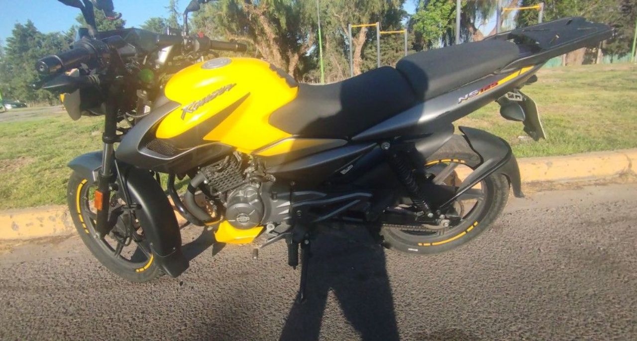 Bajaj Rouser Usada en Mendoza, deRuedas