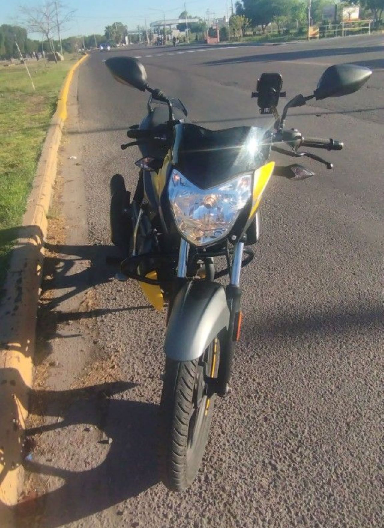 Bajaj Rouser Usada en Mendoza, deRuedas