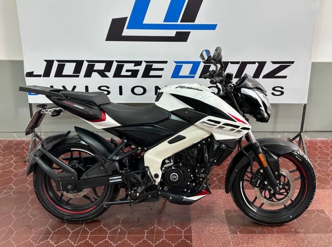 Bajaj Rouser Usada en Mendoza, deRuedas