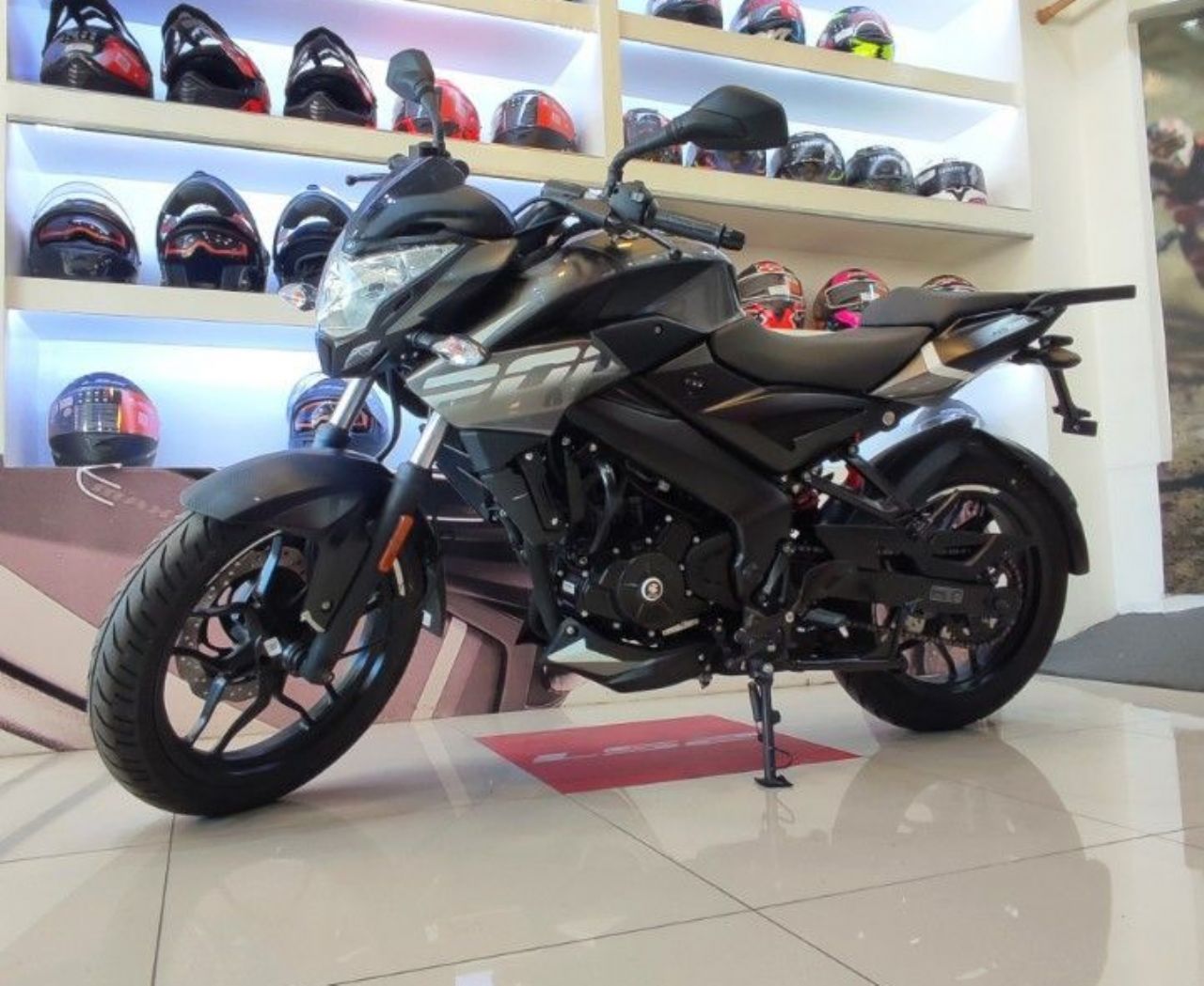 Bajaj Rouser Nueva Financiado en San Luis, deRuedas