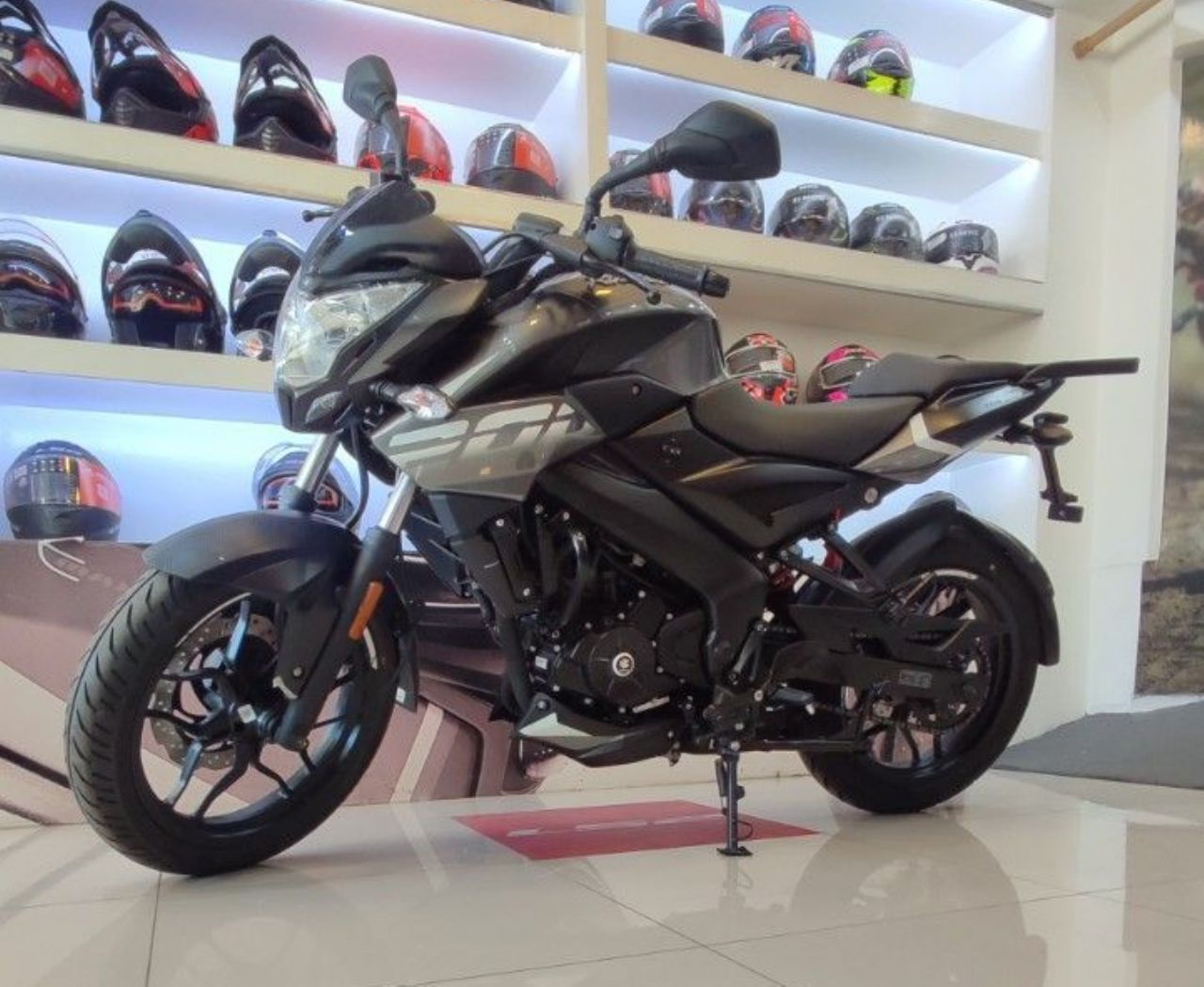 Bajaj Rouser Nueva Financiado en San Luis, deRuedas