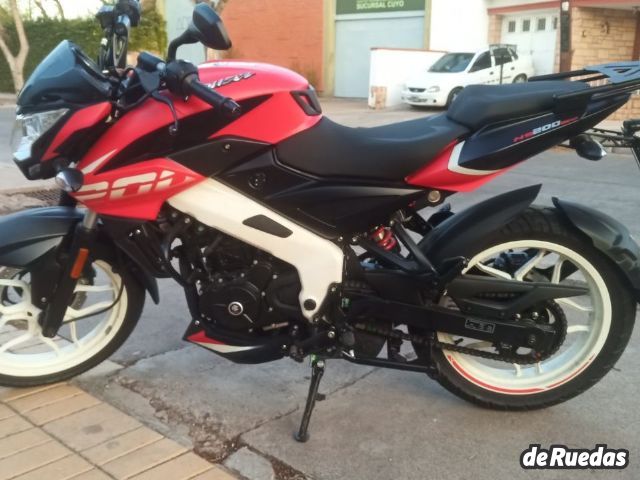 Bajaj Rouser Nueva en Mendoza, deRuedas