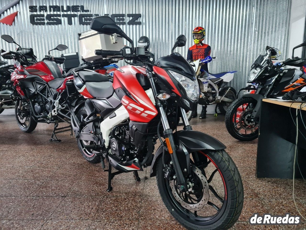 Bajaj Rouser Nueva en Mendoza, deRuedas