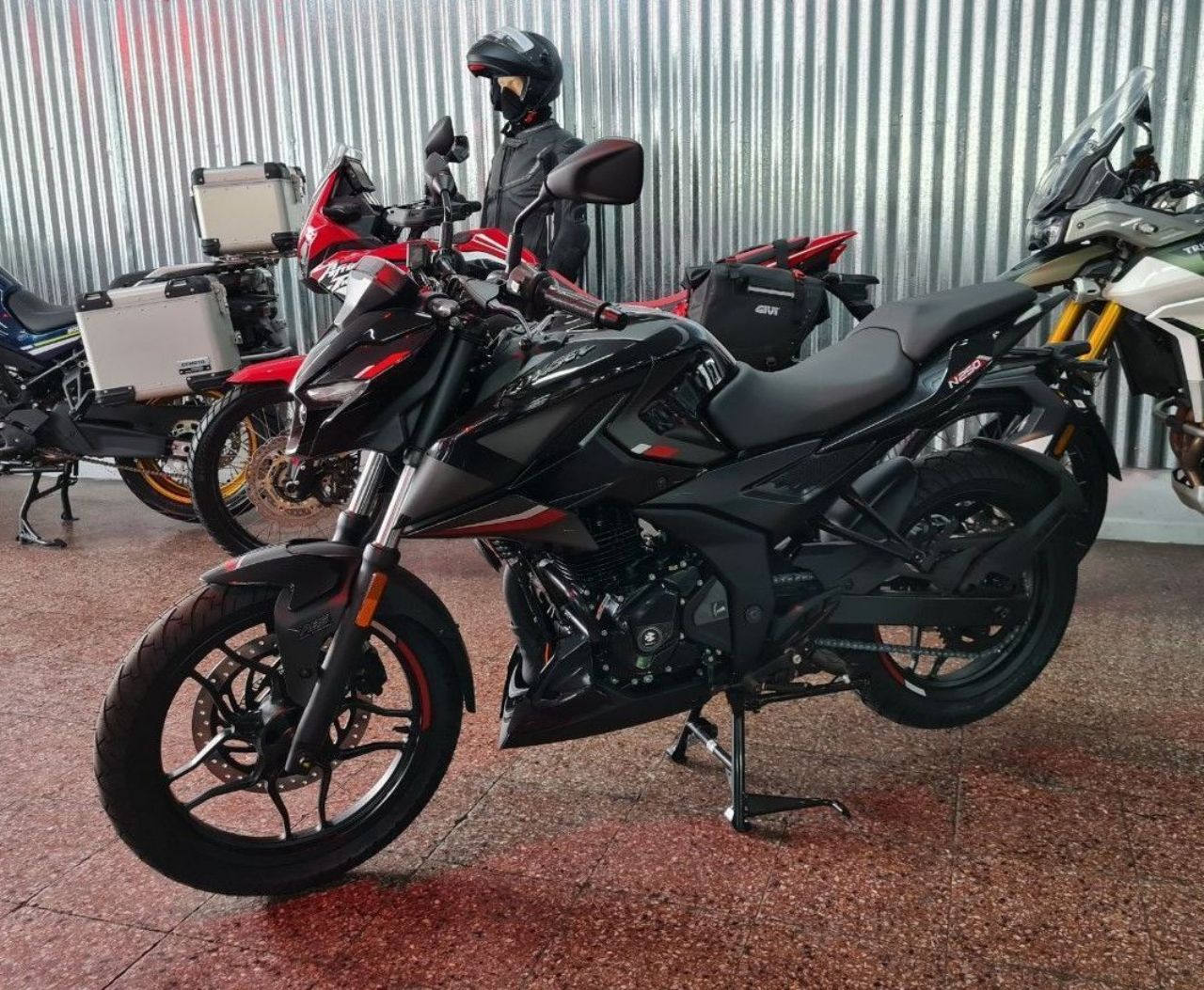 Bajaj Rouser Nueva en Mendoza, deRuedas