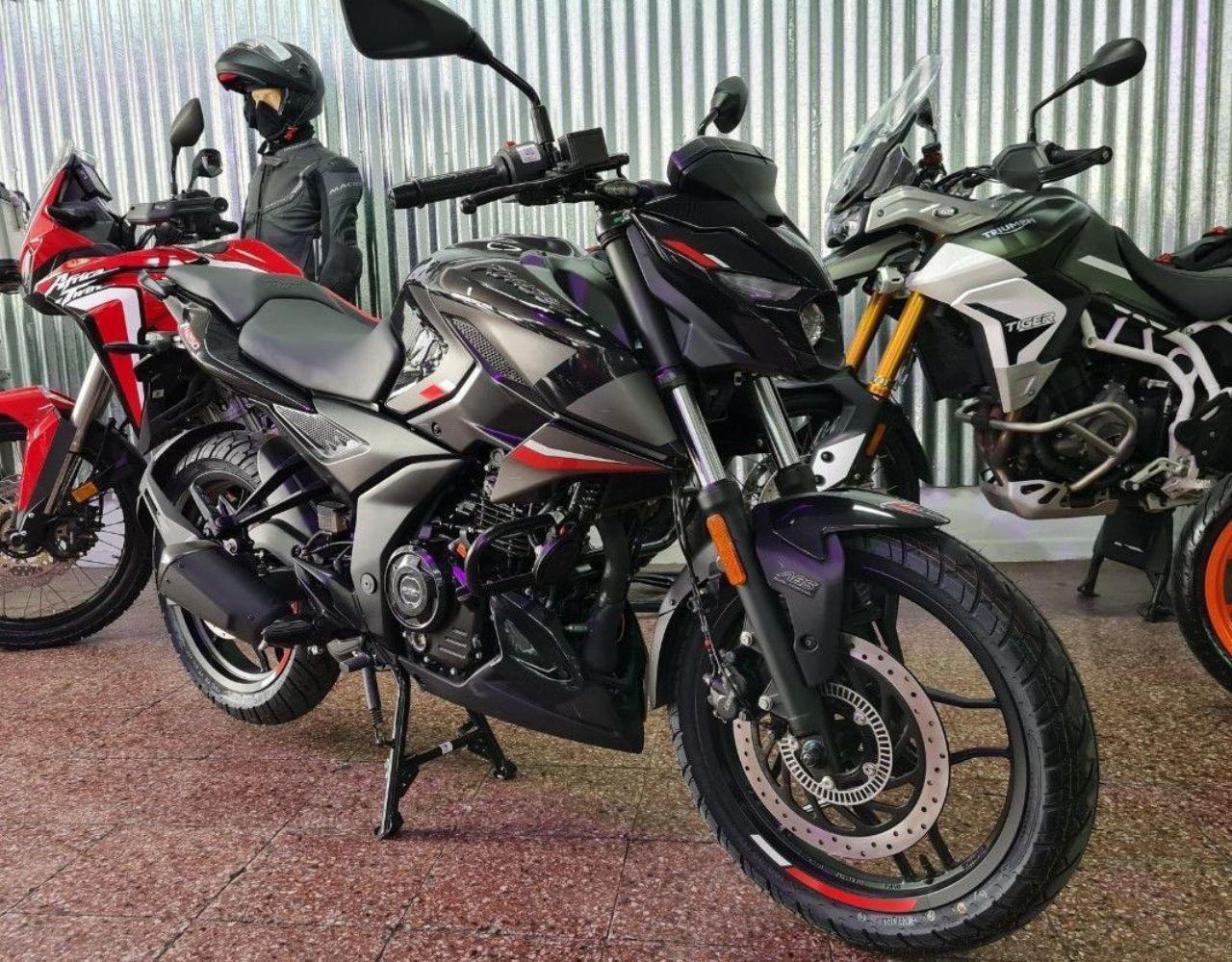 Bajaj Rouser Nueva en Mendoza, deRuedas