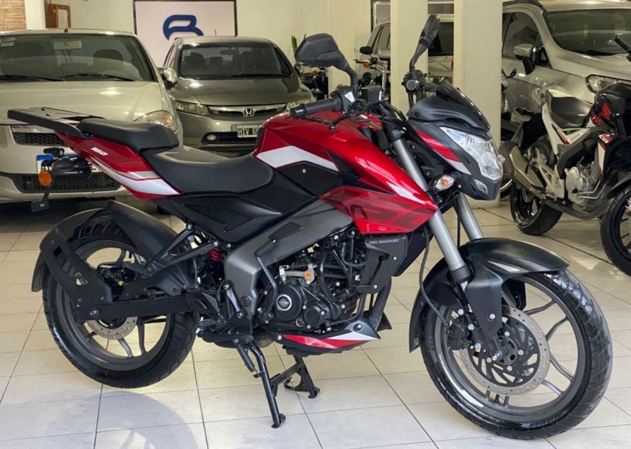 Bajaj Rouser Usada en Mendoza, deRuedas