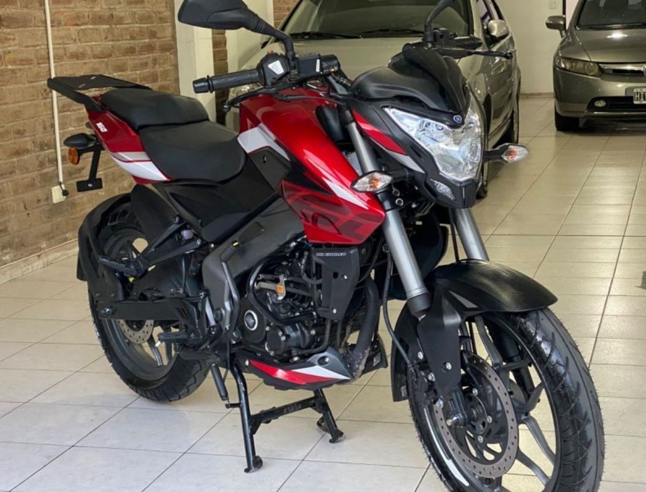 Bajaj Rouser Usada en Mendoza, deRuedas