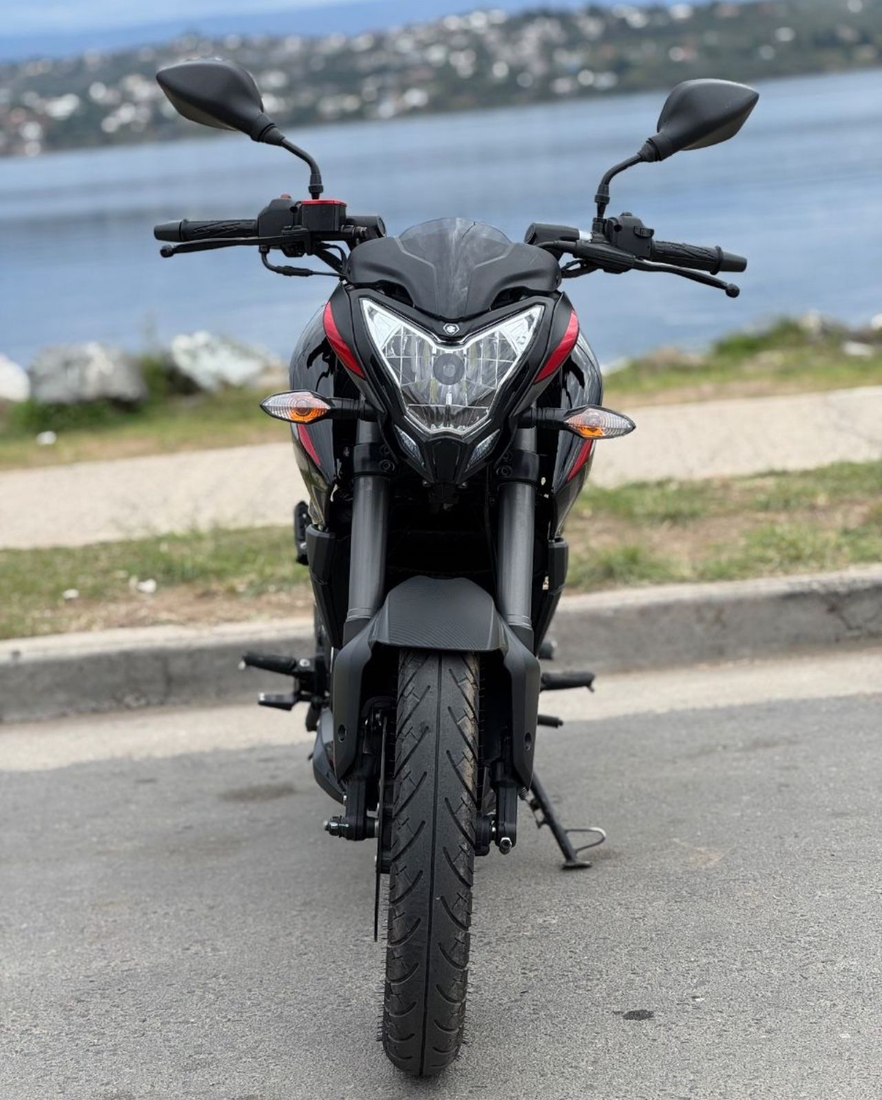 Bajaj Rouser Usada en Córdoba, deRuedas