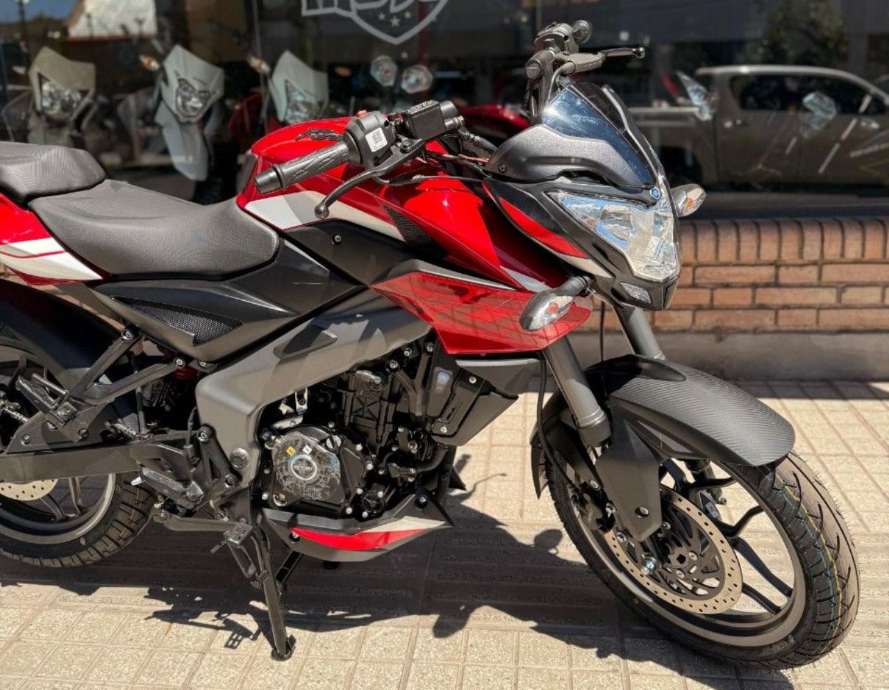 Bajaj Rouser Nueva en Mendoza, deRuedas