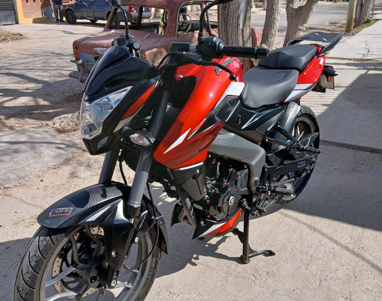 Bajaj Rouser Usada en San Juan, deRuedas