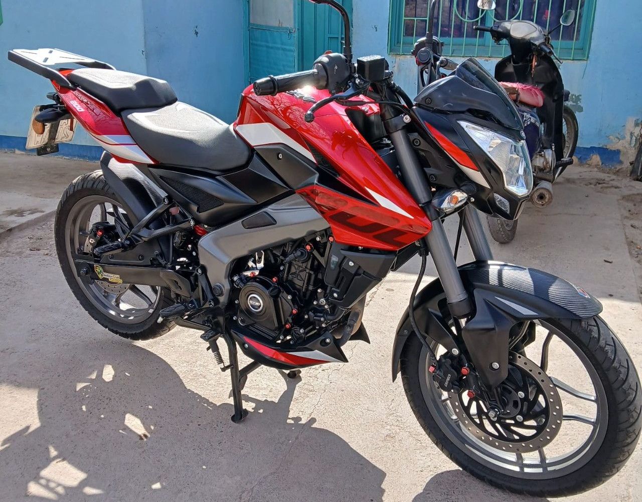 Bajaj Rouser Usada en San Juan, deRuedas