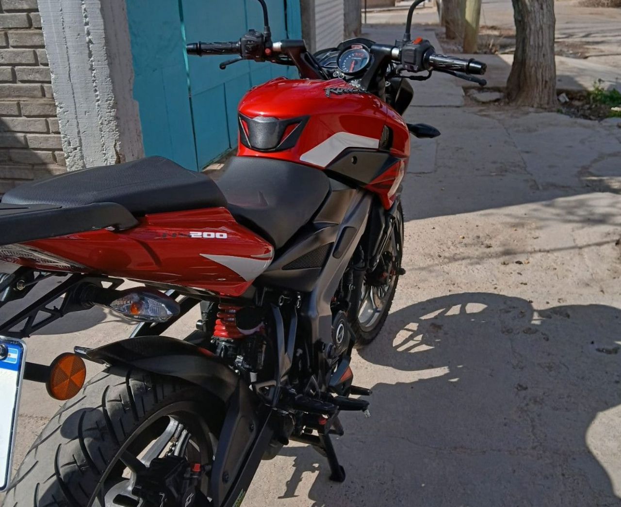 Bajaj Rouser Usada en San Juan, deRuedas