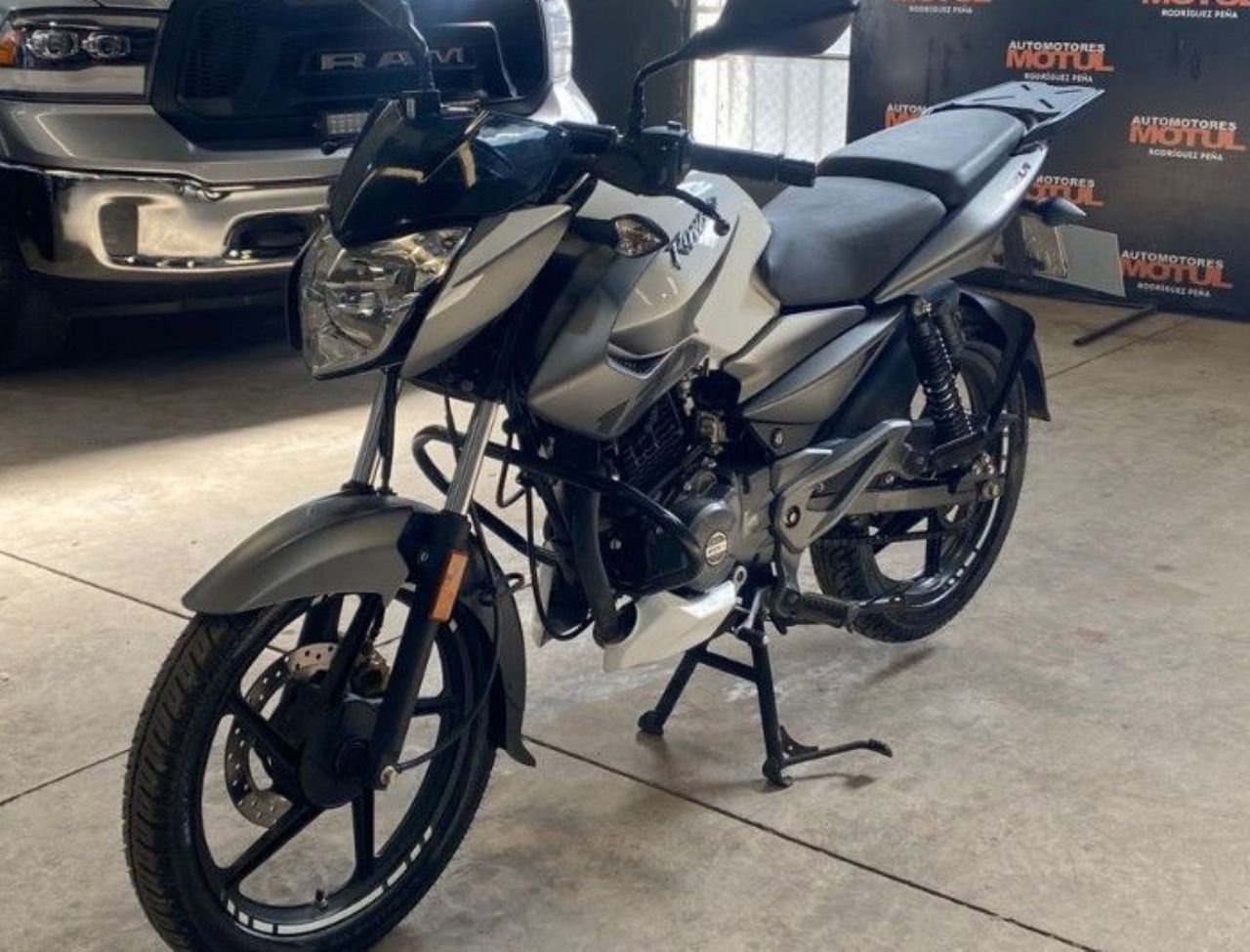 Bajaj Rouser Usada en Mendoza, deRuedas