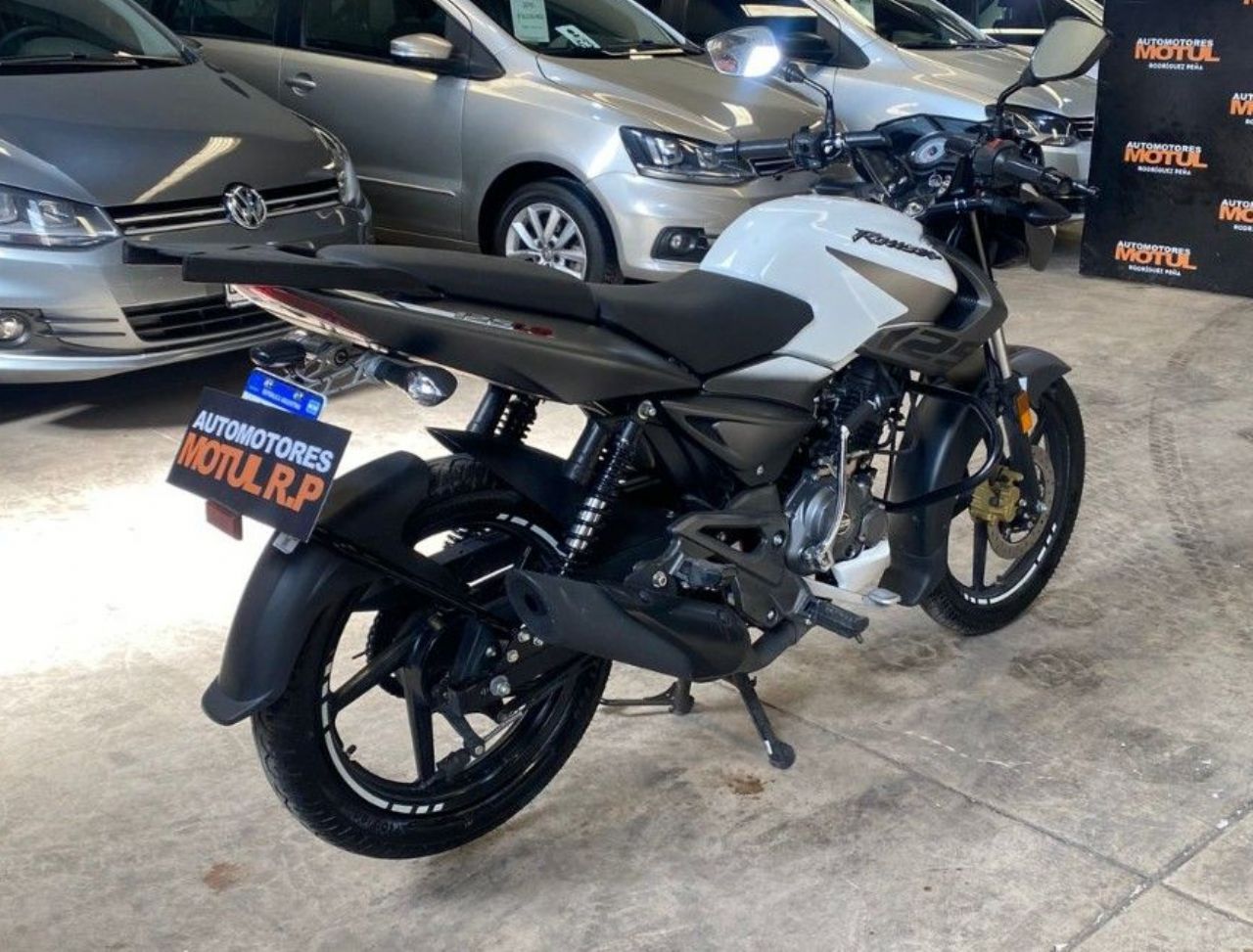 Bajaj Rouser Usada en Mendoza, deRuedas