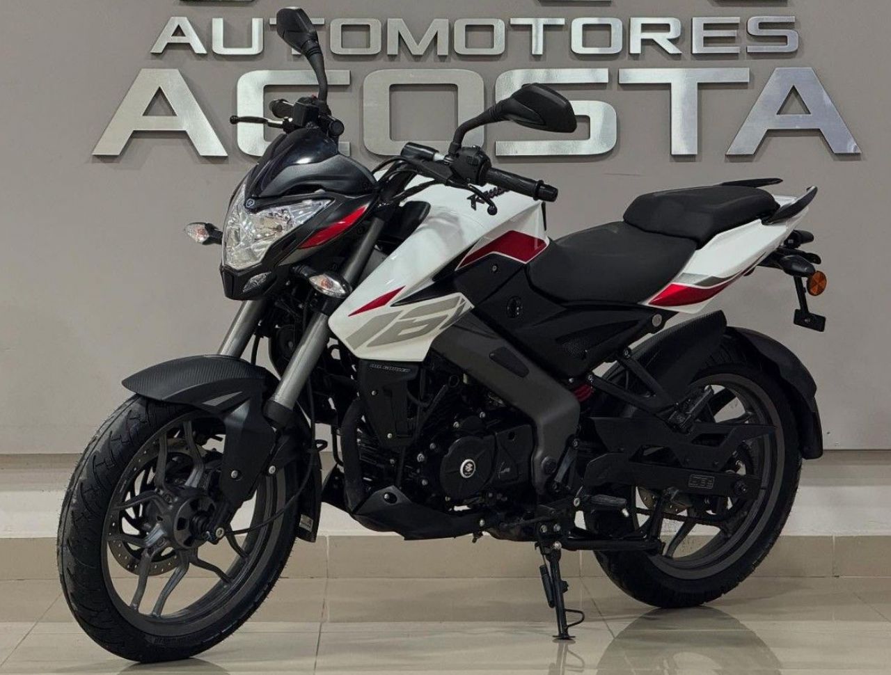 Bajaj Rouser Usada en San Juan, deRuedas