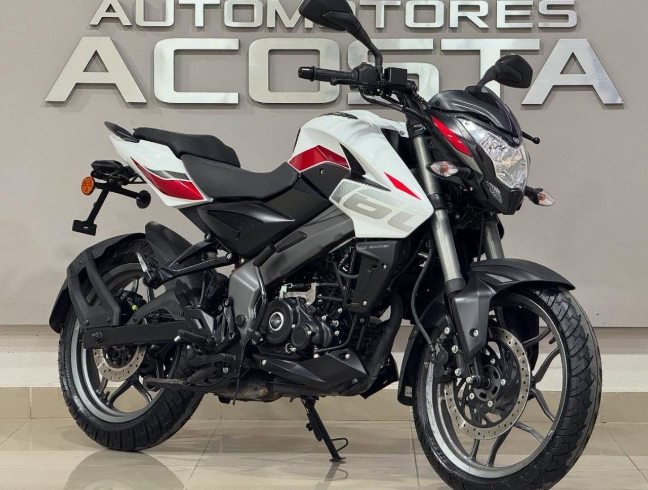 Bajaj Rouser Usada en San Juan, deRuedas
