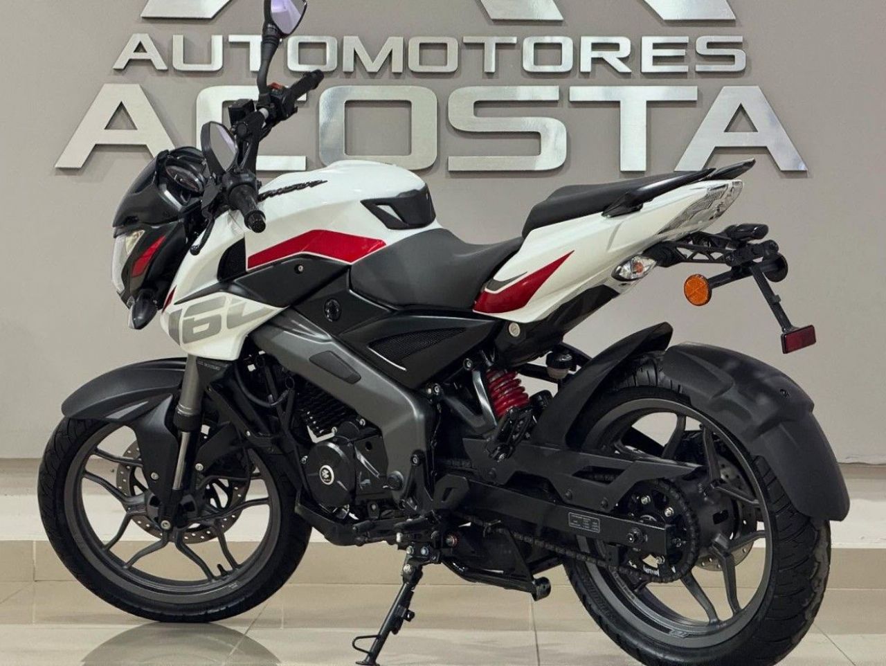 Bajaj Rouser Usada en San Juan, deRuedas