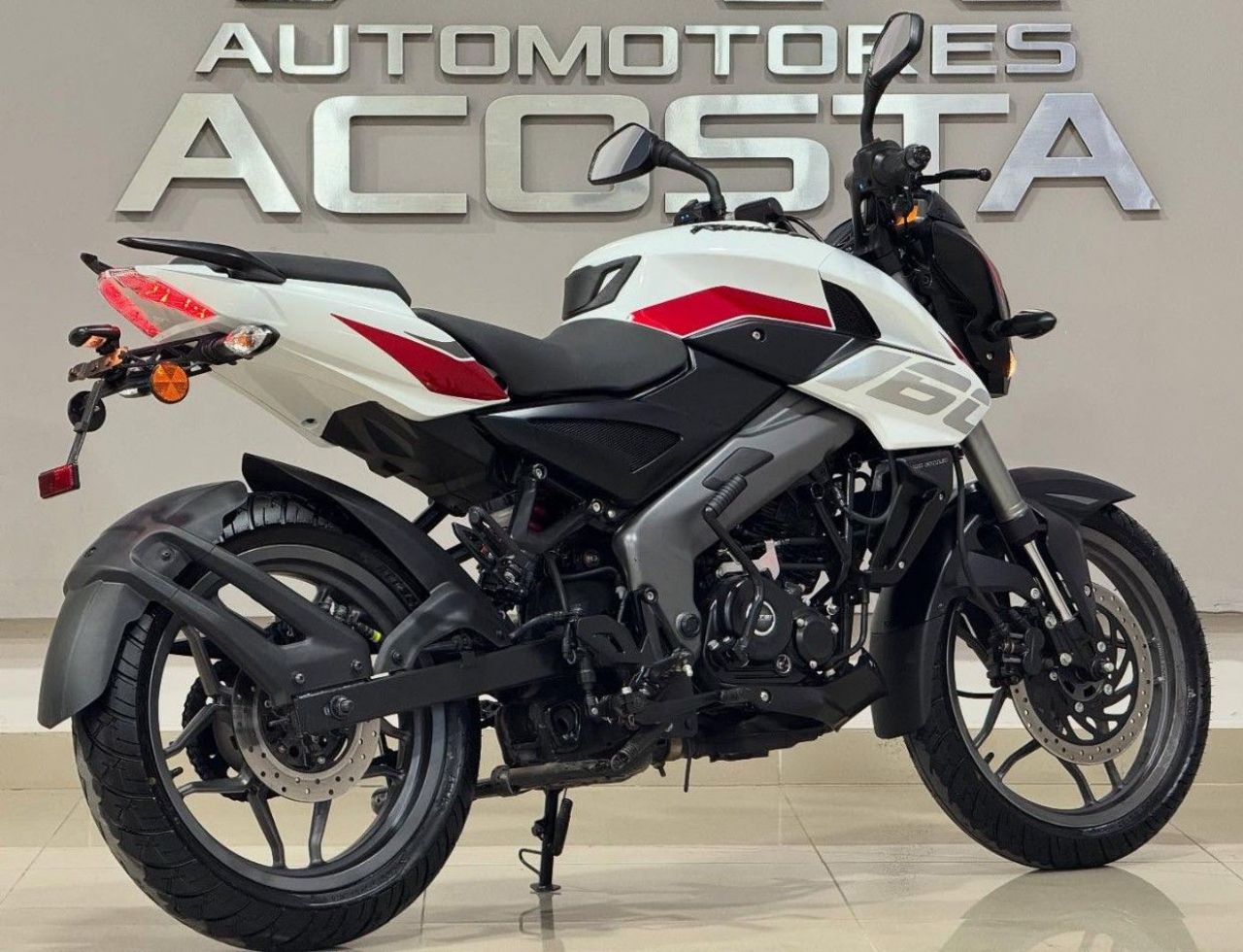 Bajaj Rouser Usada en San Juan, deRuedas