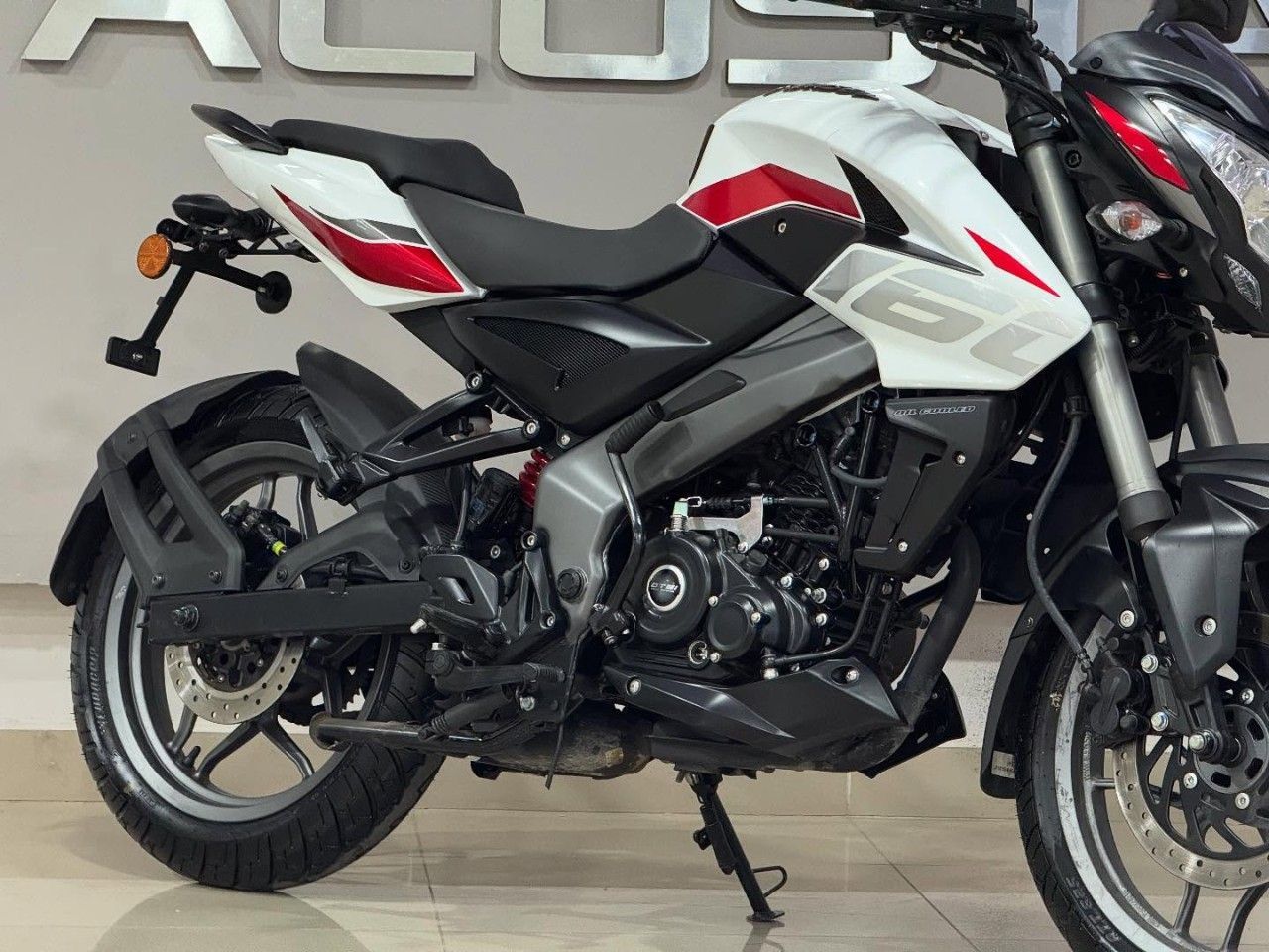 Bajaj Rouser Usada en San Juan, deRuedas