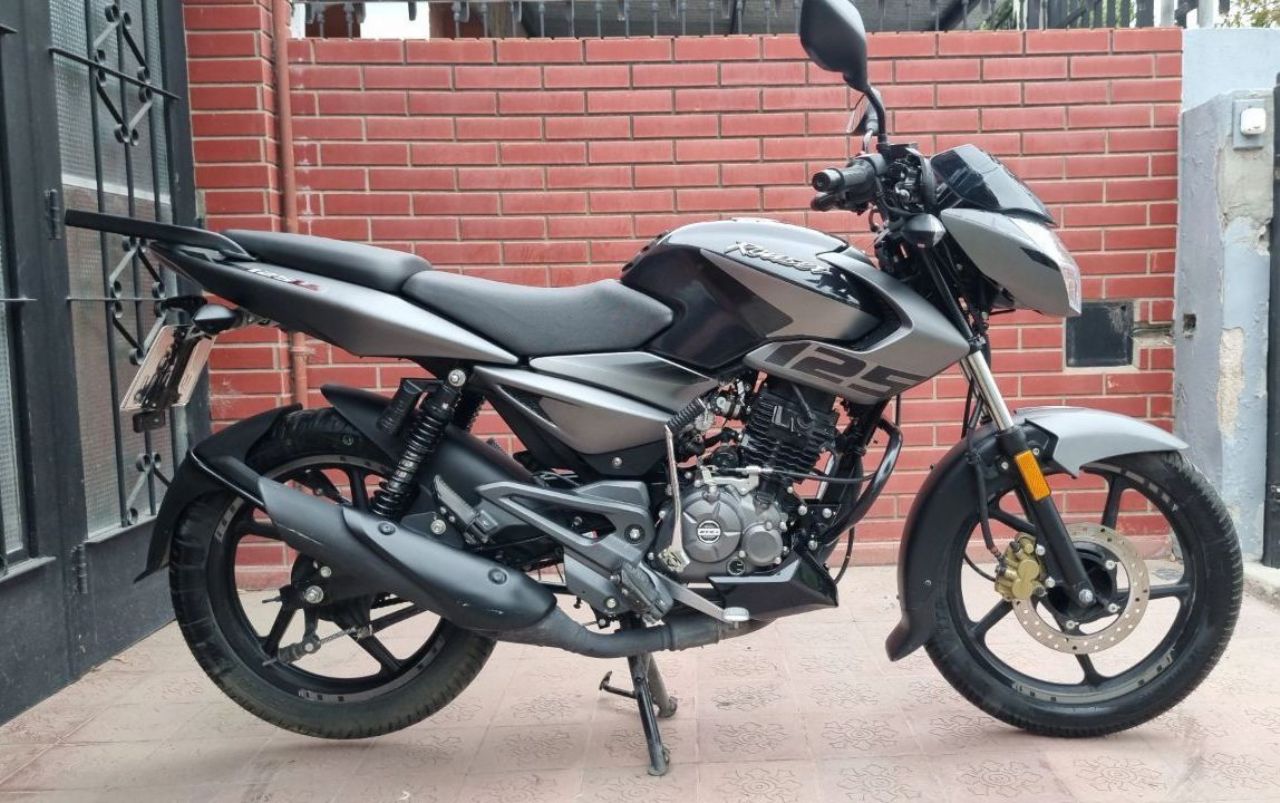 Bajaj Rouser Usada en Córdoba, deRuedas