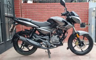 Bajaj Rouser Usada en Córdoba