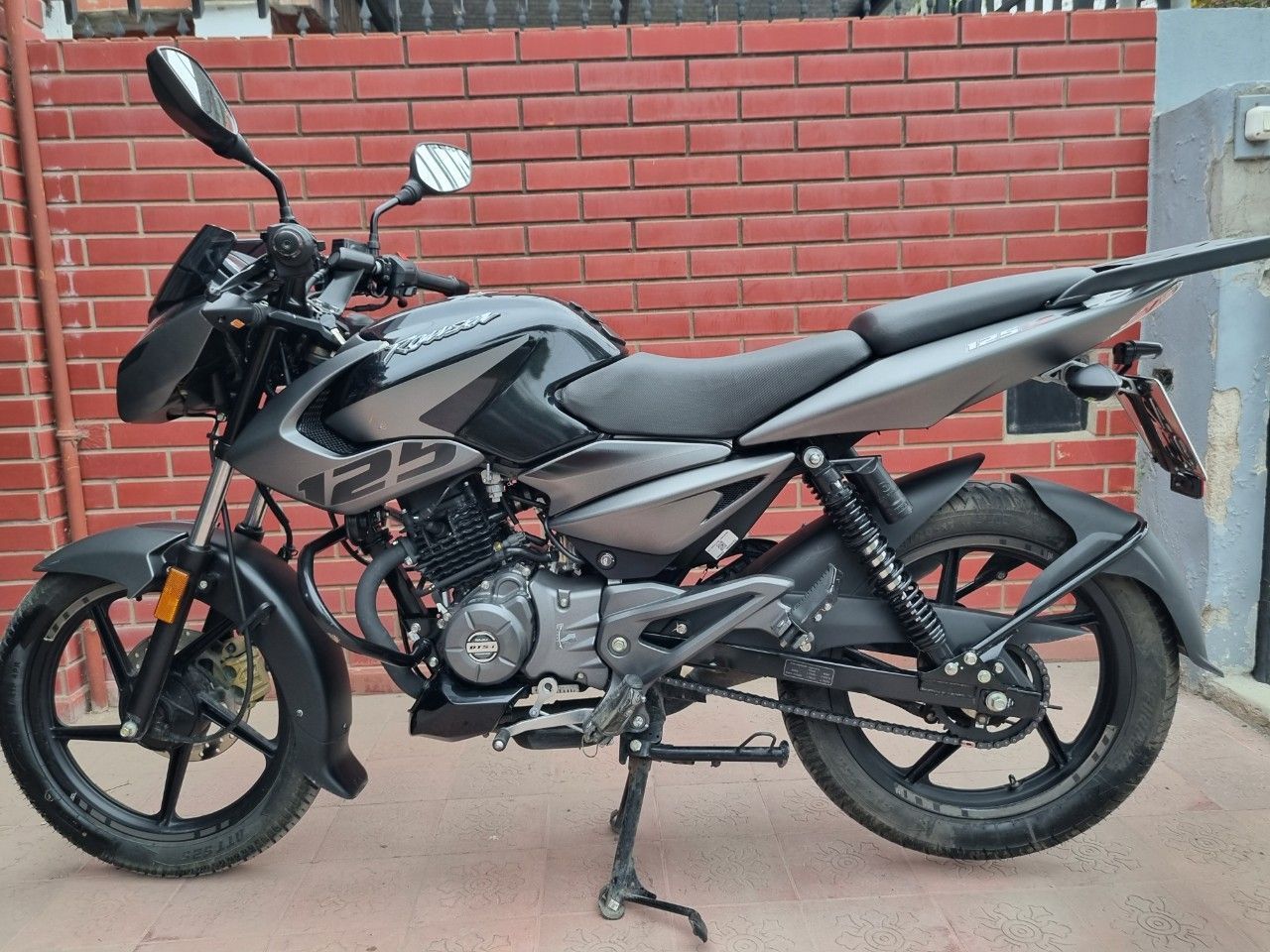 Bajaj Rouser Usada en Córdoba, deRuedas