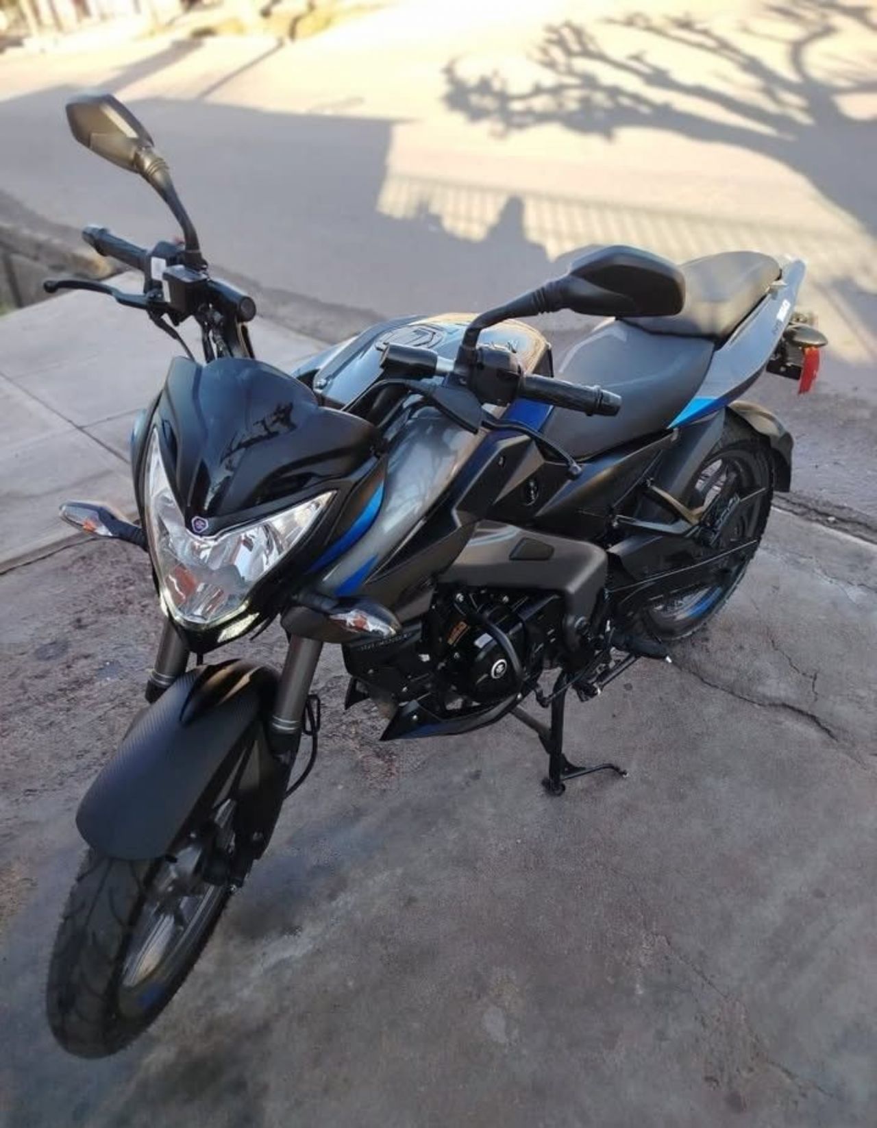 Bajaj Rouser Usada en Mendoza, deRuedas