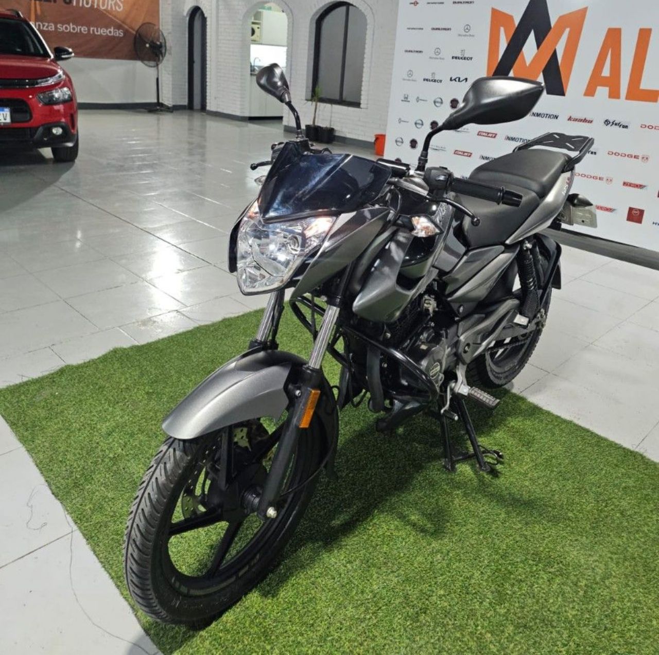 Bajaj Rouser Usada en Mendoza, deRuedas