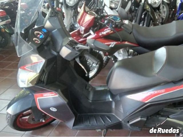 Benelli Caffenero Usada en San Juan, deRuedas